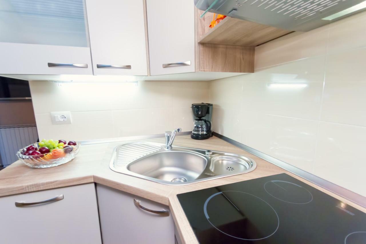 Apartments Mirjana Novigrad  Екстер'єр фото