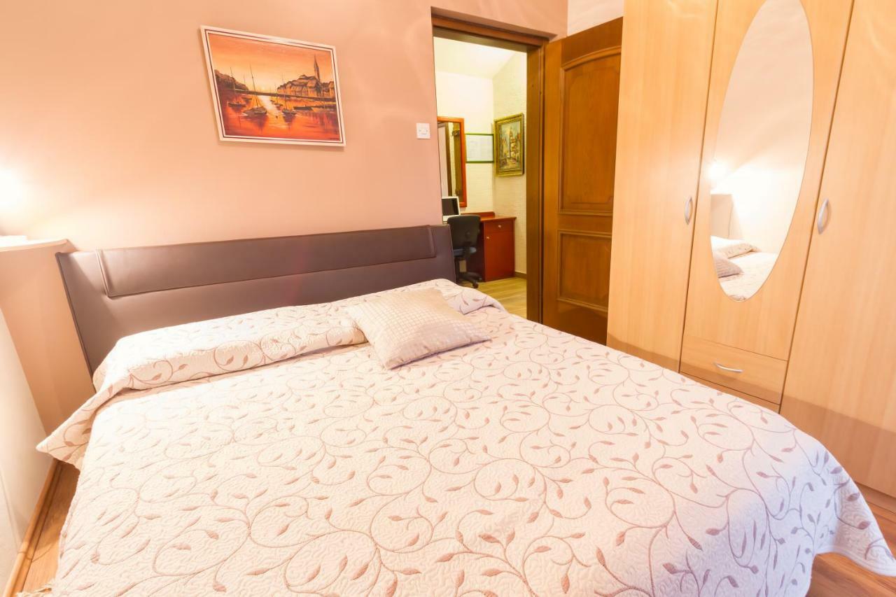 Apartments Mirjana Novigrad  Екстер'єр фото