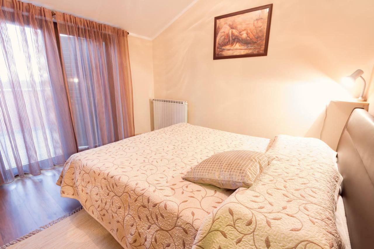 Apartments Mirjana Novigrad  Екстер'єр фото